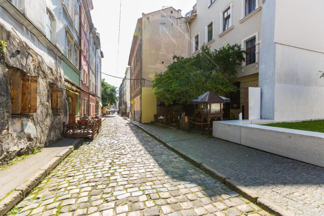 Квартира На Вулиці Федорова 29 Біля Площі Ринок Підвальна Lviv Exterior foto